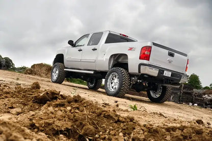 7.5 INCH LIFT KIT CHEVY/GMC 2500HD/3500HD (11-19)