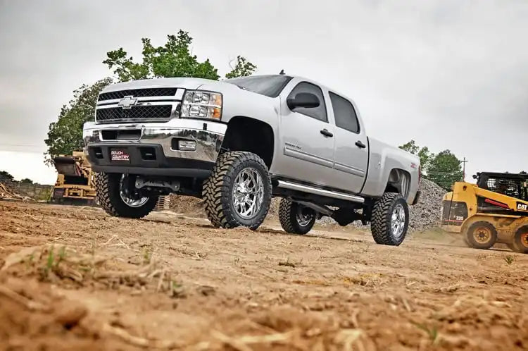 7.5 INCH LIFT KIT CHEVY/GMC 2500HD/3500HD (11-19)