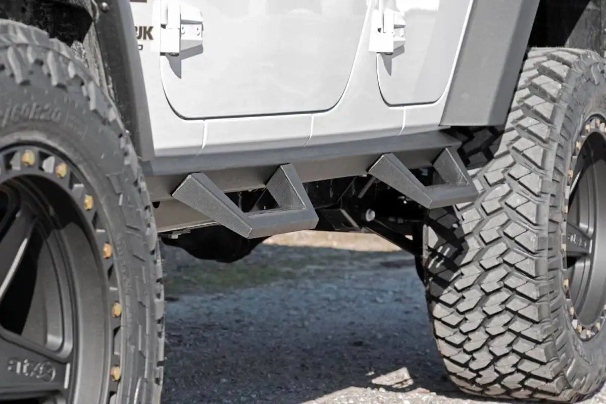 CONTOURED DROP STEPS 4 DOOR | JEEP WRANGLER JK 2WD/4WD (07-18)