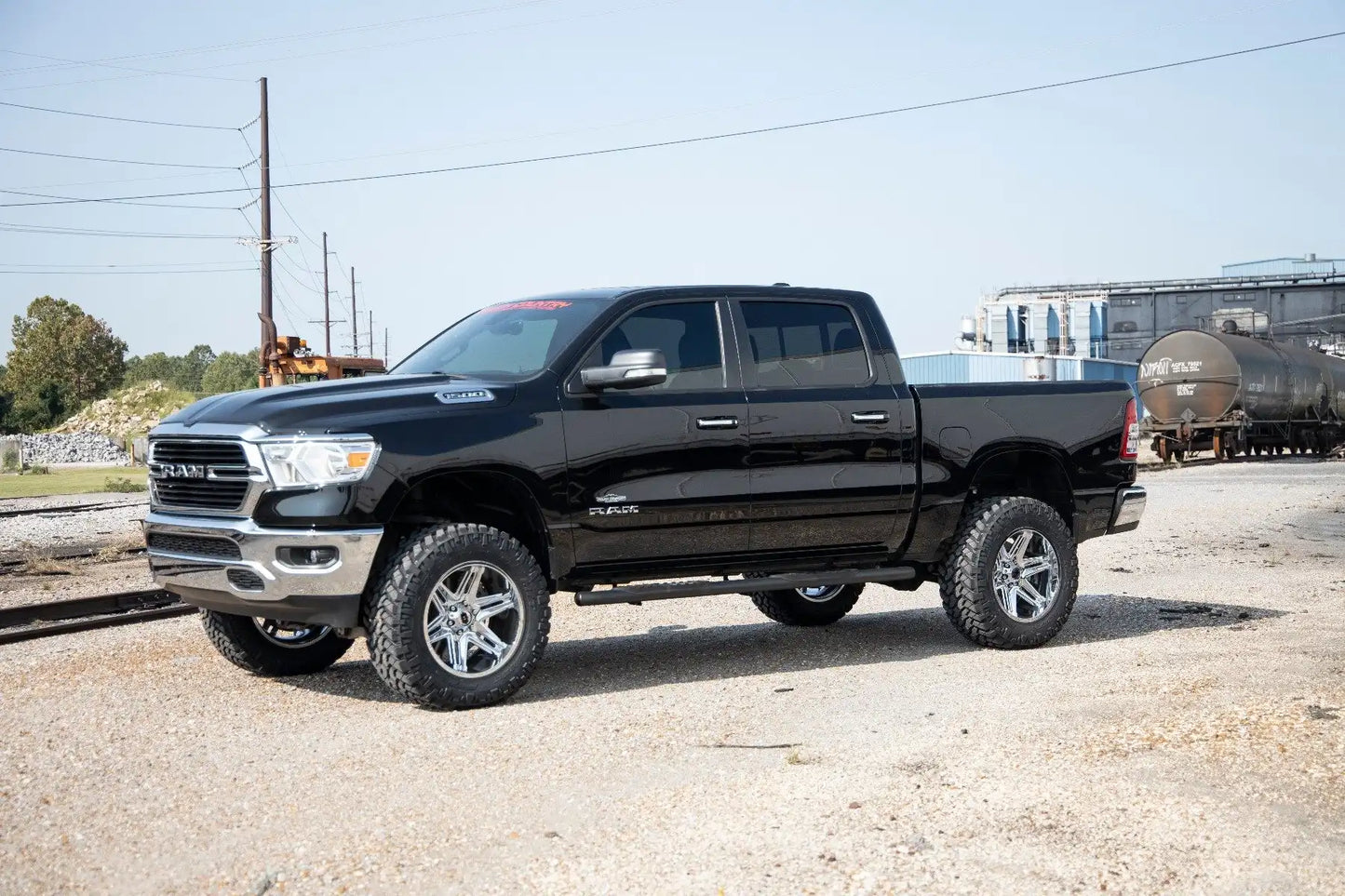 OVAL NERF STEP CREW CAB | BLACK | RAM 1500 2WD/4WD (2019-2023)