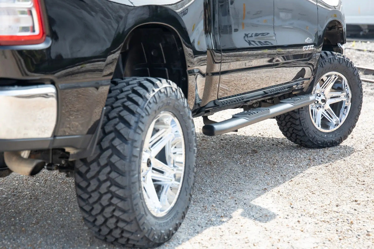 OVAL NERF STEP CREW CAB | BLACK | RAM 1500 2WD/4WD (2019-2023)